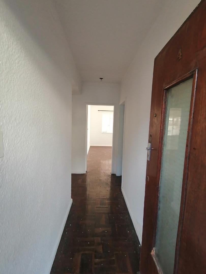 2 Bedroom Property for Sale in Vredehoek Western Cape